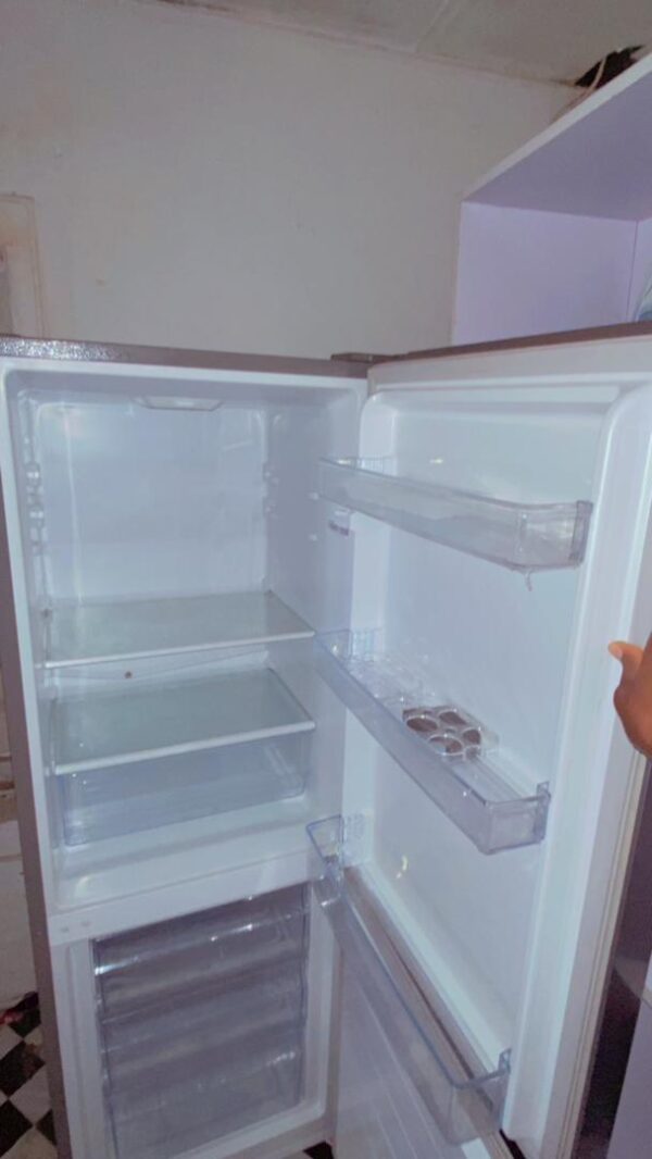 Hisense 29DCA Refrigerator - Image 2